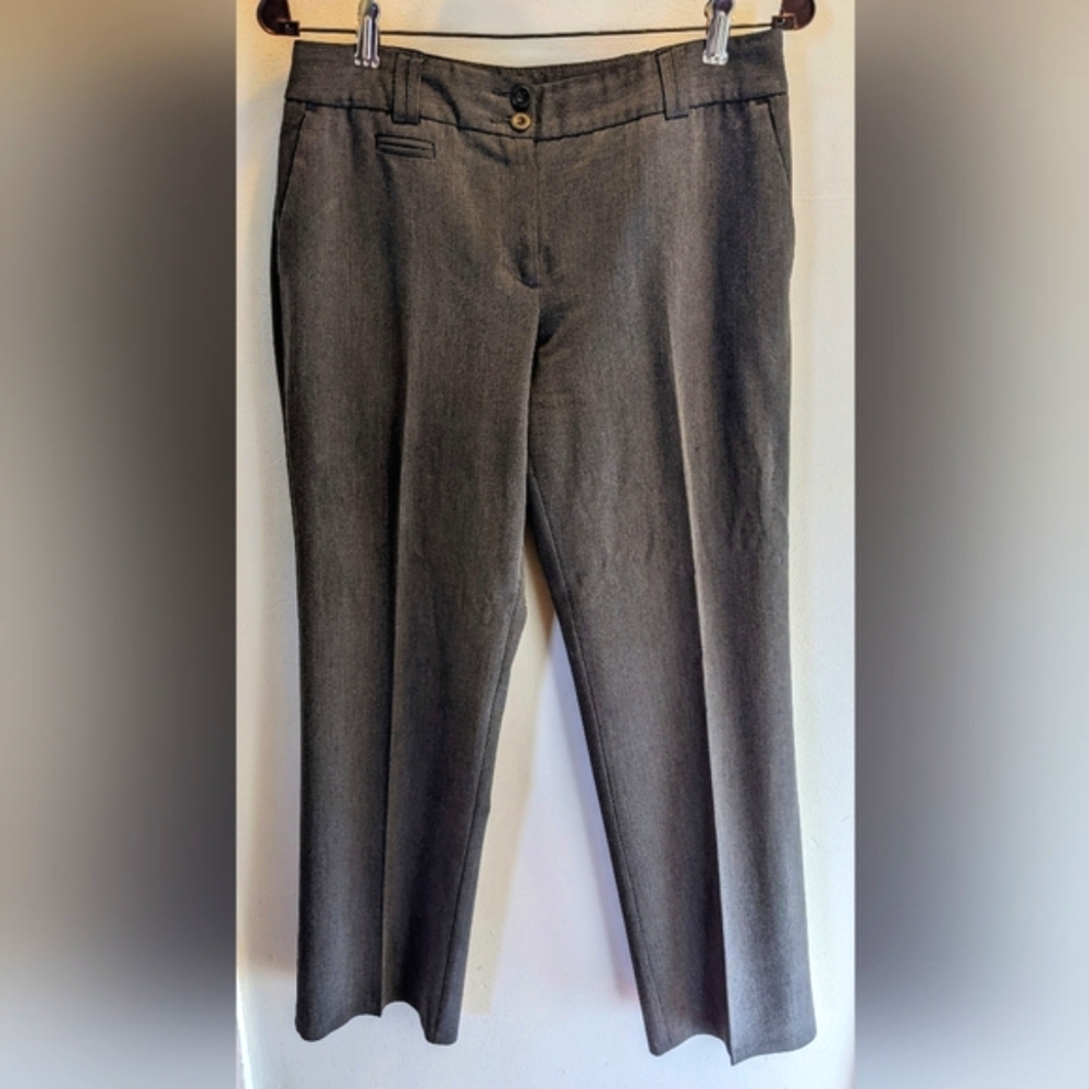 Van Heusen Studio Gray Career Classic Fit Wide Leg Stretch Pants. Sz 4S